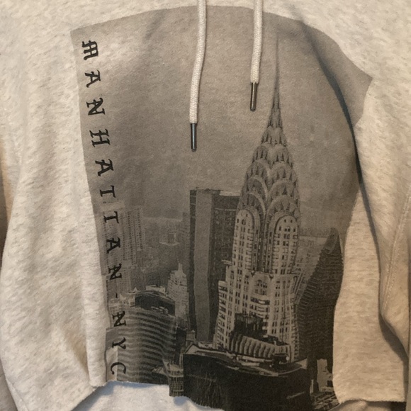 Aeropostale cropped hoodie. A2 - Picture 2 of 8